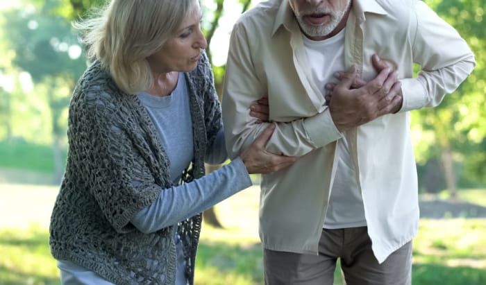 How to help someone having a heart attack