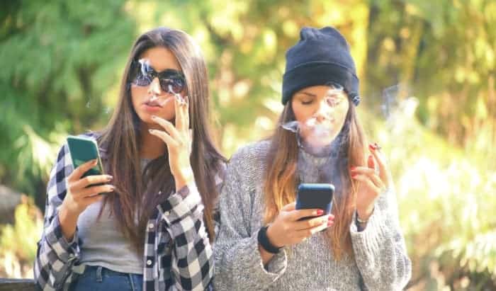 Social media use linked to increased risk of cigarette use in teens