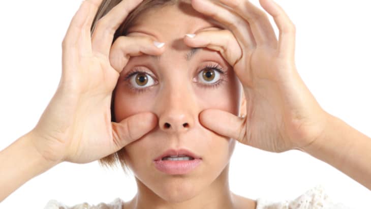 How does stress affect the eyes?