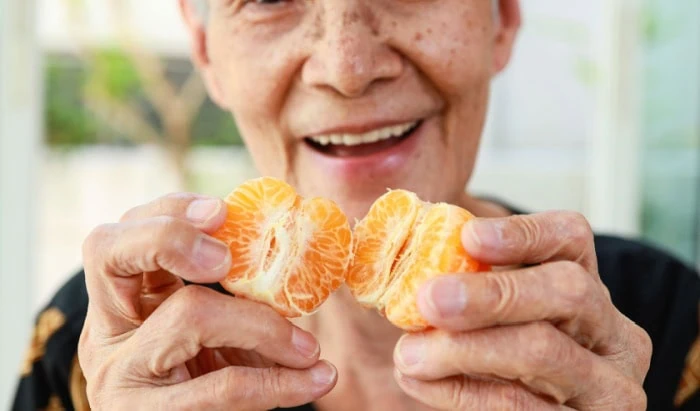 Daily portion of fruit or veg keeps older people out of hospital