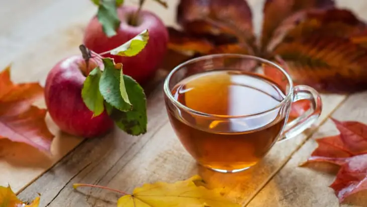 Eat apples and drink tea for good health