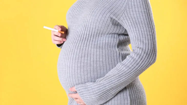 Girls exposed to smoke in womb more likely to have a miscarriage