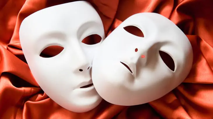 Performing arts in community NHS treatment