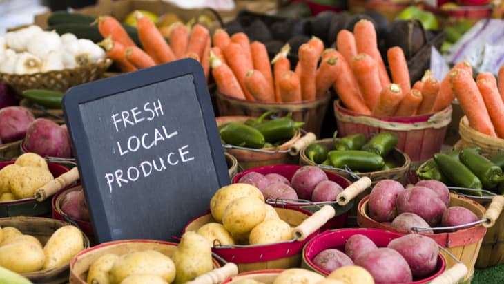 Eat seasonal & local from farmers’ markets throughout England this summer