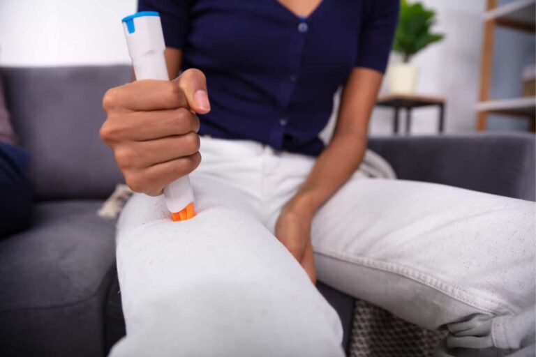 Anaphylaxis and adrenaline auto-injectors