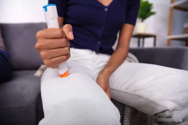 Anaphylaxis and adrenaline auto-injectors