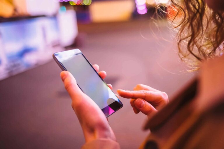 ‘Camouflaged’ app wins “hackathon” to help victims of domestic abuse