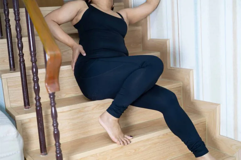 Postmenopausal obese women: risk of early hip fracture