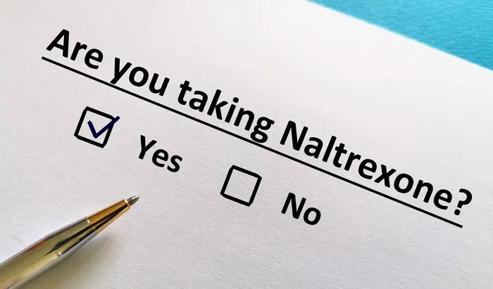 Naltrexone use decreases the risk of hospitalization Naltrexone