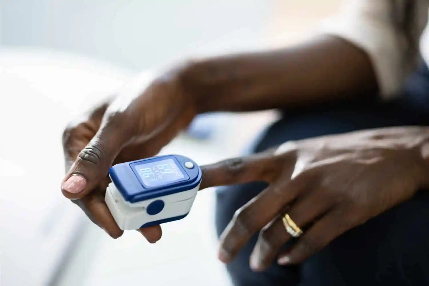 Pulse oximeter measurements of blood oxygen levels are unreliable oxygen