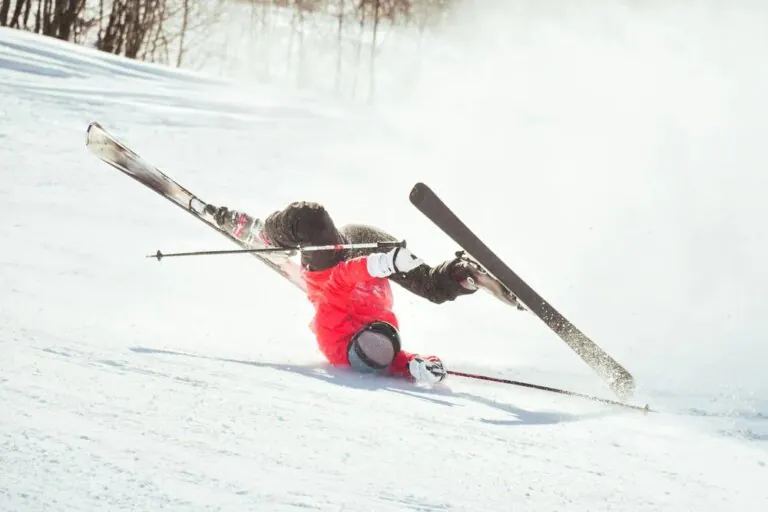 Skiing accidents and how to help