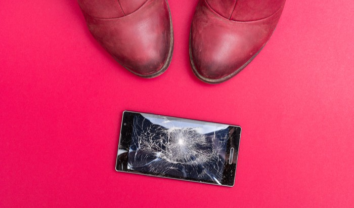 Injuries causes by smartphones