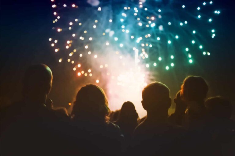 How to support a person with dementia during fireworks