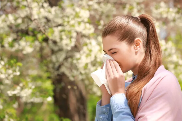 Seven top tips to help you control your asthma during hay fever season