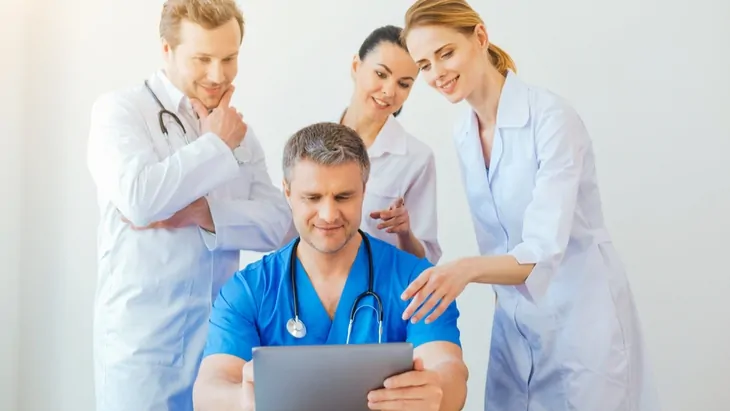 Doctors, Status and Social Media