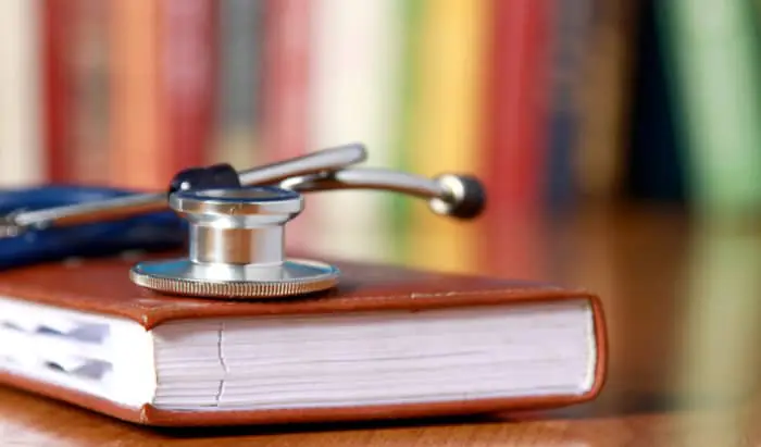 Engaging minority-ethnic medical students with academia
